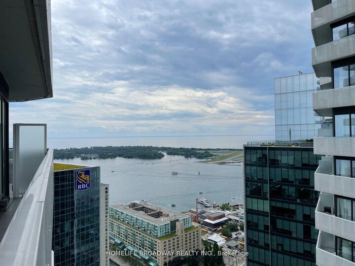 Property Photo:  88 Harbour Street 4802  ON M5J 1B7 