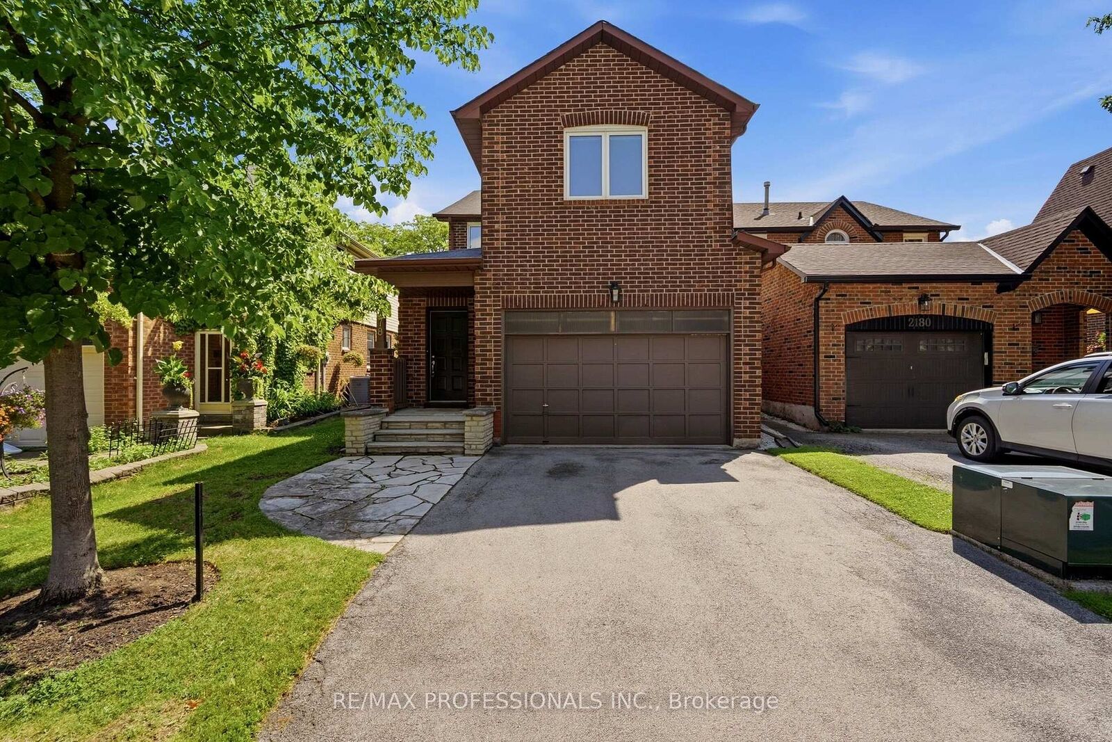 Property Photo: 2178 Madden Boulevard ON L6H 3M2