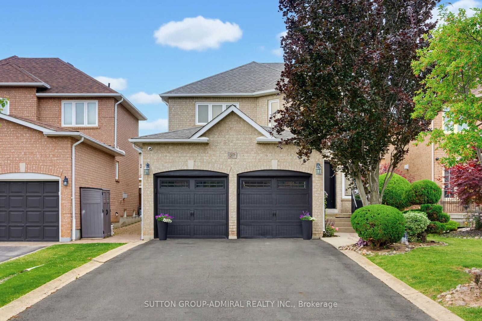 Property Photo: 27 Pine Hollow Crescent ON L6A 2L6