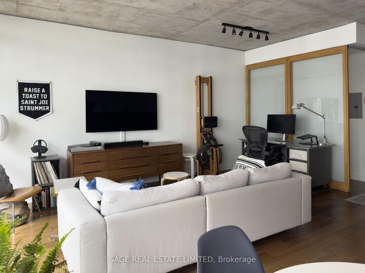 Property Photo:  38 Niagara Street 605  ON M5V 3X1 