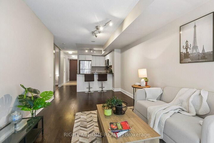 Property Photo: 2181 Yonge Street 2804 ON M4S 2B1