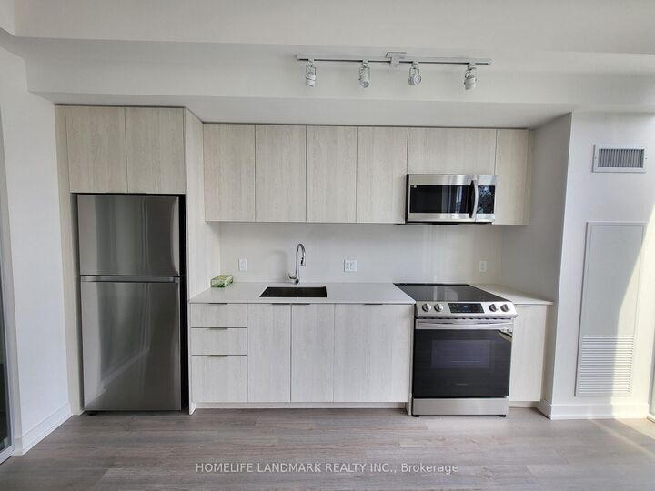 Property Photo:  357 King Street W 4104  ON M5V 0S7 