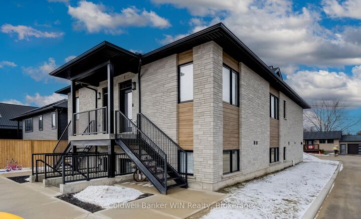 Property Photo:  440 Wellington Street E 3  ON N0G 2L2 