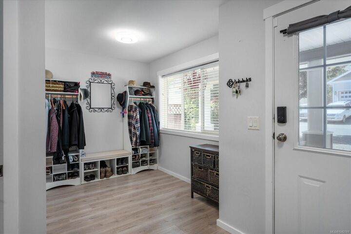Property Photo: 621 Oakwood Rd BC V9G 2C1
