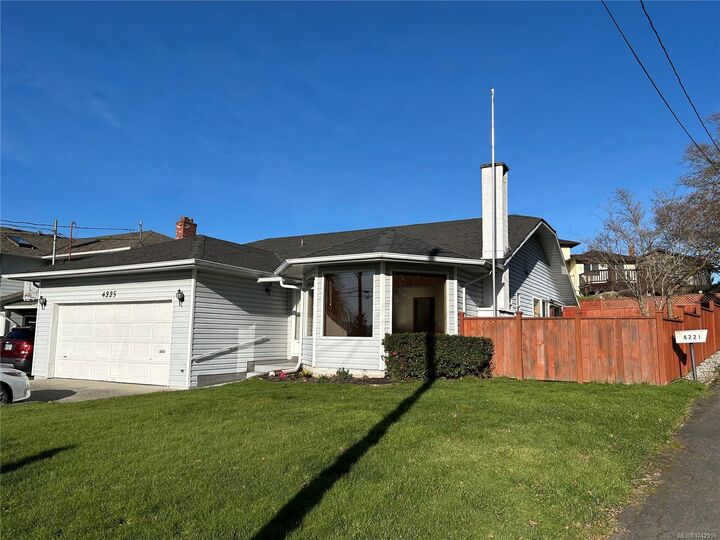 4225 Quadra St — photo 1
