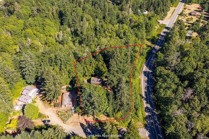 Property Photo:  448 Leet Lane  BC V0R 1W0 