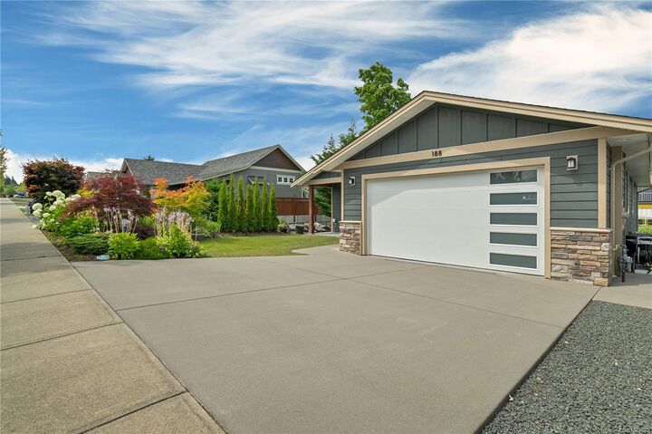 Property Photo: 188 Vermont Dr BC V9W 0A4