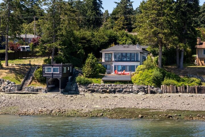 8543 Lochside Dr — photo 1