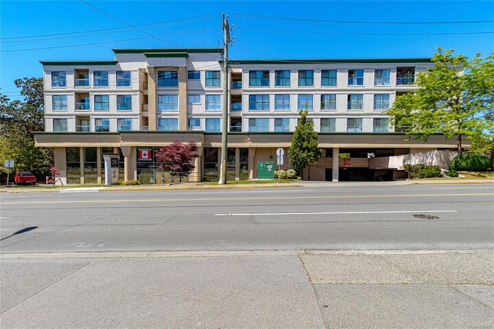 3460 Quadra St #409 — photo 1