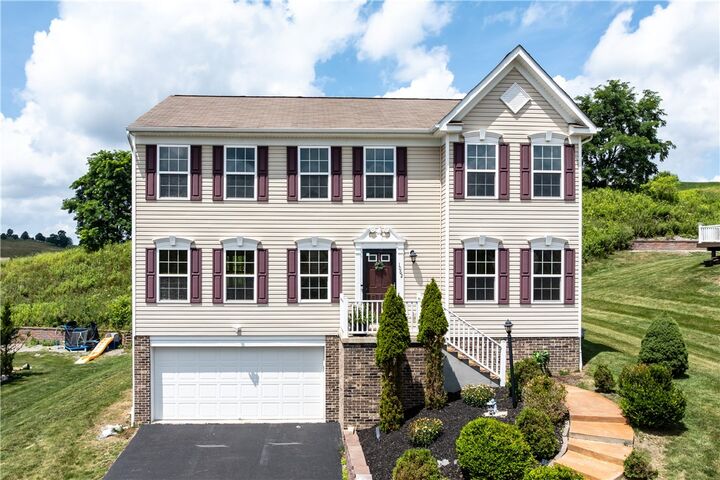 Property Photo:  1062 Granite Dr  PA 15057 