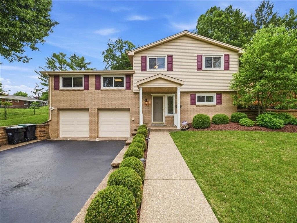 Property Photo:  8424 Edwood Rd  PA 15237 