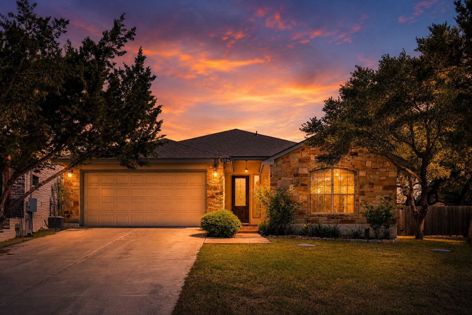 Property Photo: 10025 Janet Loop TX 78620