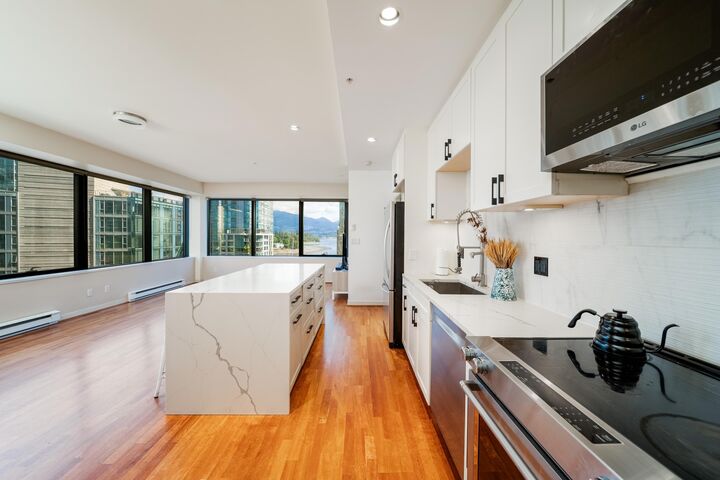 Property Photo: 1333 W Georgia Street 502 BC V6E 4V3