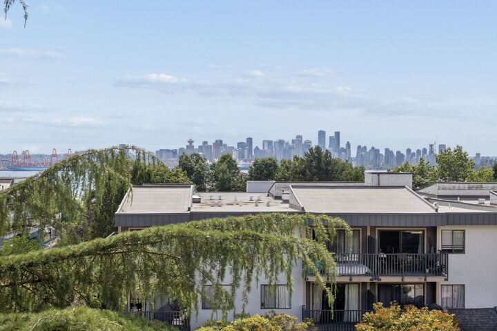 Property Photo: 252 W 2nd Street 304 BC V7M 1C8
