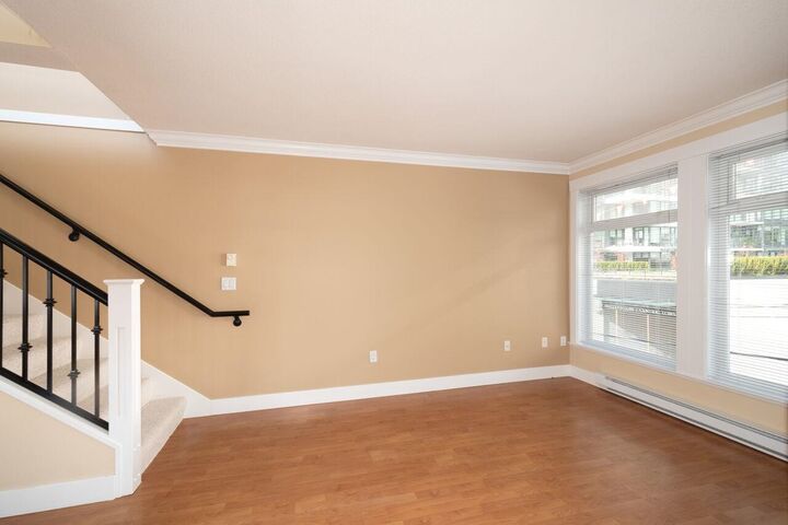 Property Photo: 152 E 12th Street 304 BC V7L 2J4