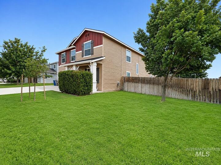 Property Photo: 1030 SW Colonial ID 83647