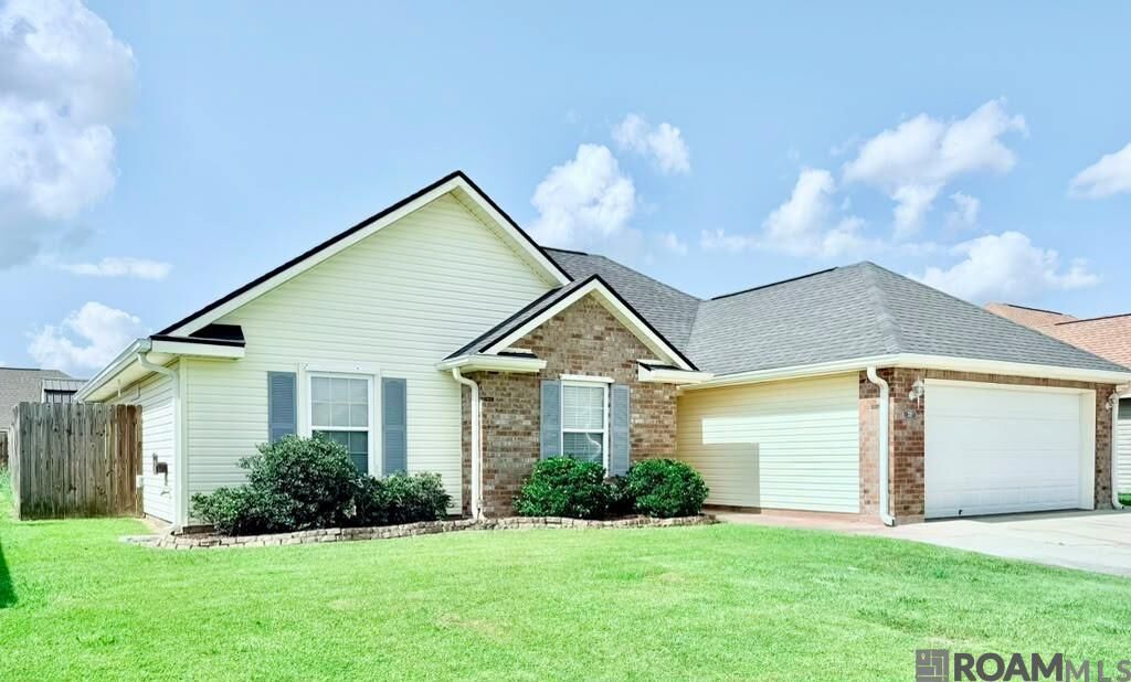 Property Photo:  321 Galvez Lane  LA 70363 