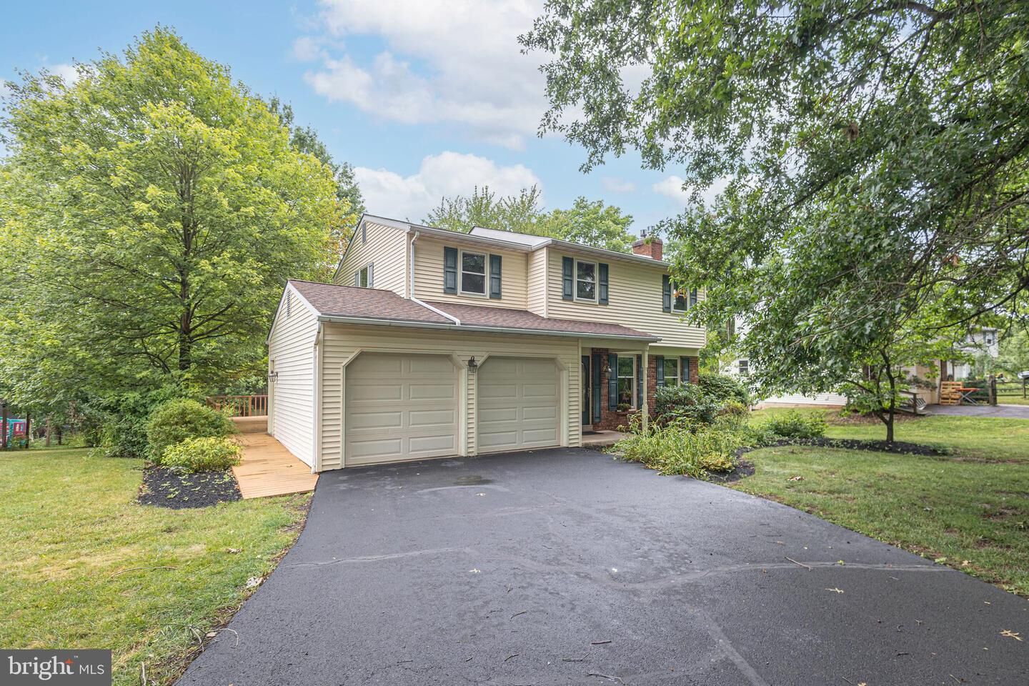 Property Photo:  327 Thistle Lane  PA 18944 