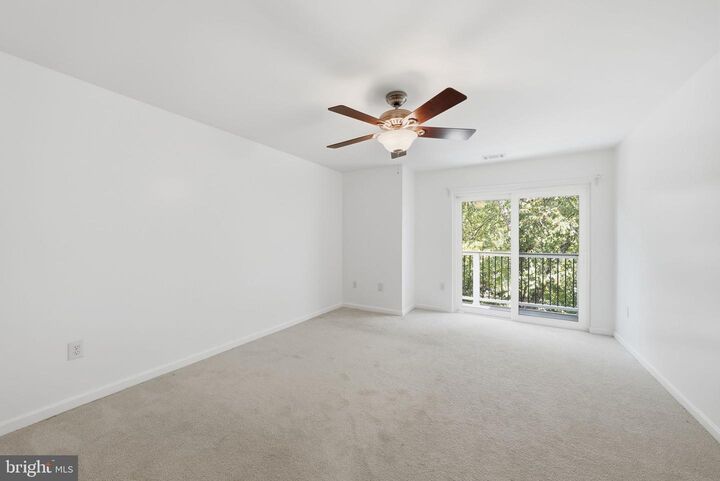 Property Photo: 20600 Cornstalk Terrace 302 VA 20147