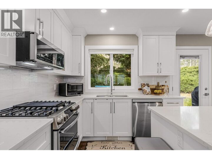 Property Photo: 6064 Ellison Avenue BC V0H 1X4