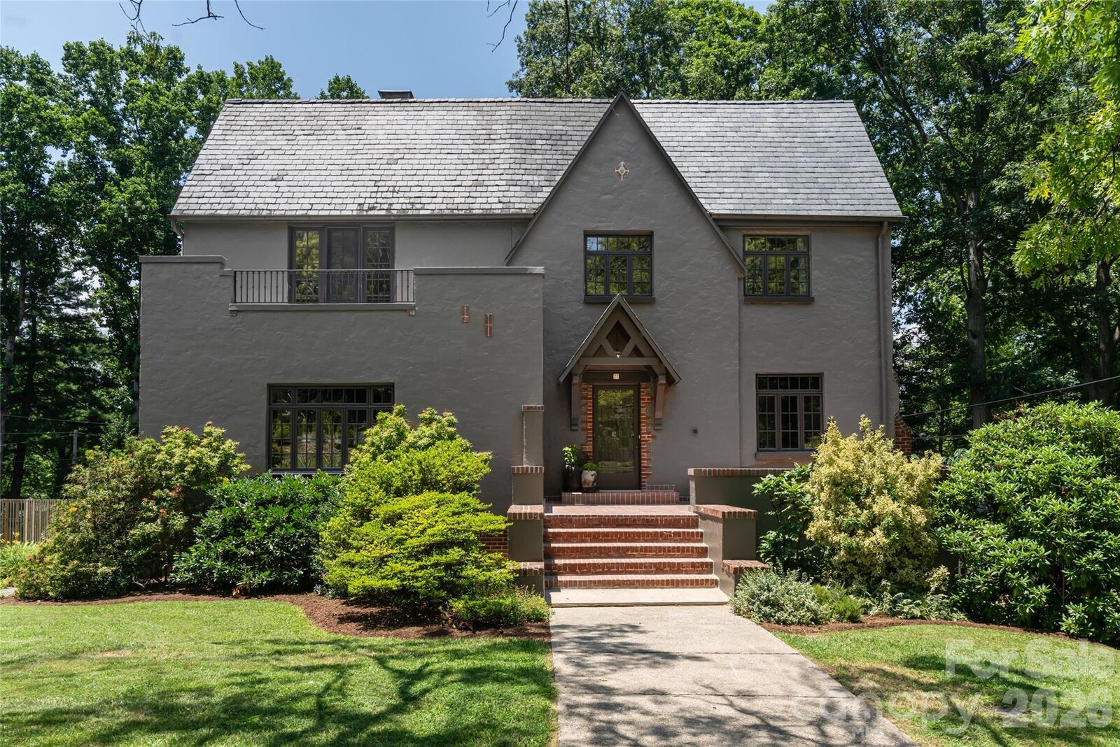 Property Photo:  21 Lynwood Road  NC 28804 