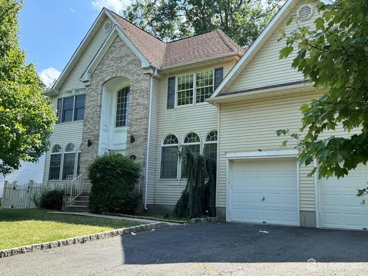 Property Photo:  320 Arlington Avenue  NJ 07080 
