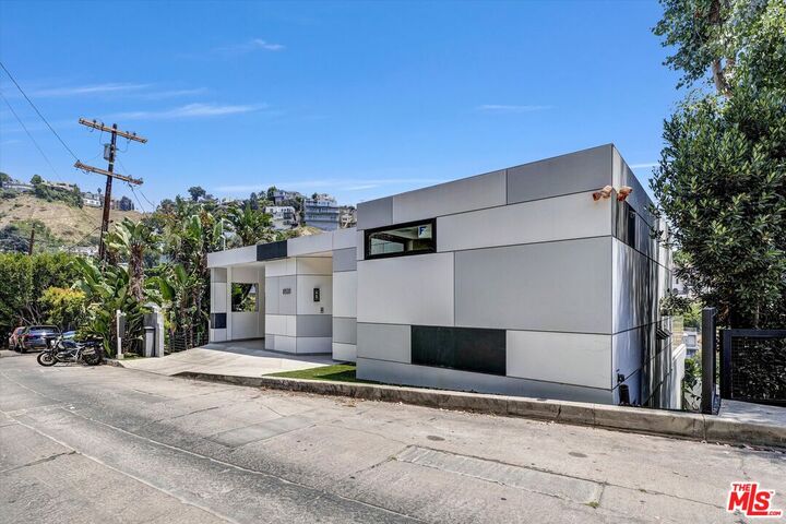 Property Photo: 8526 Hollywood Blvd CA 90069