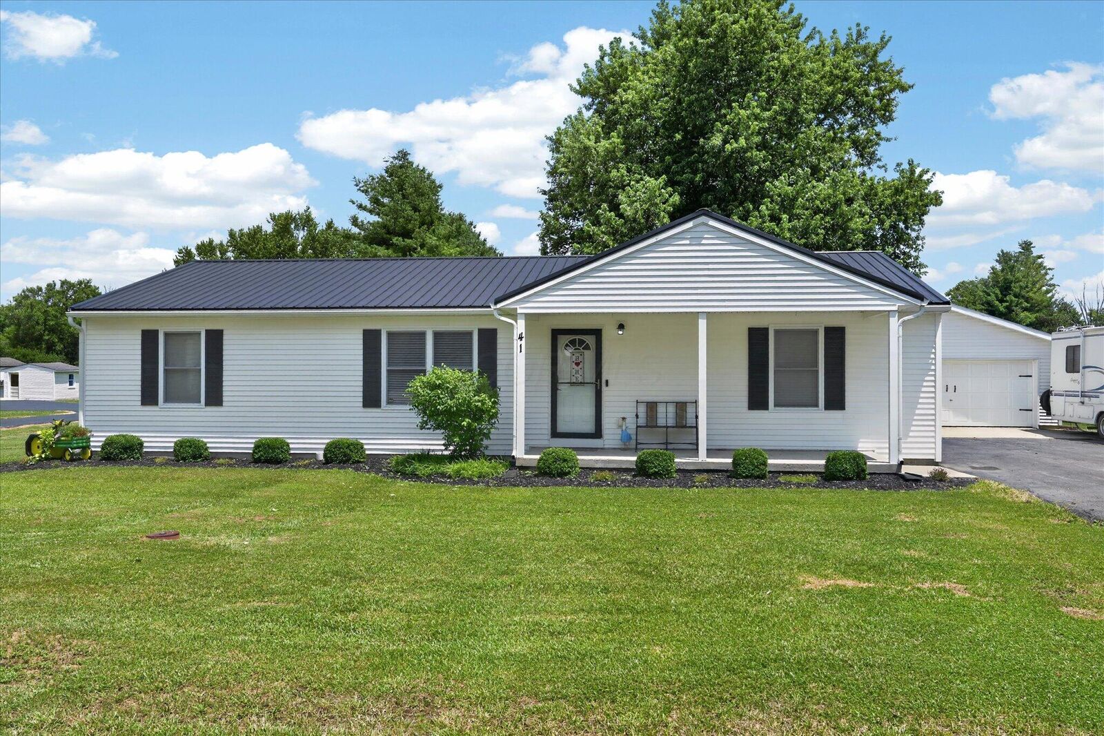 Property Photo:  41 Lincoln Street  OH 43106 
