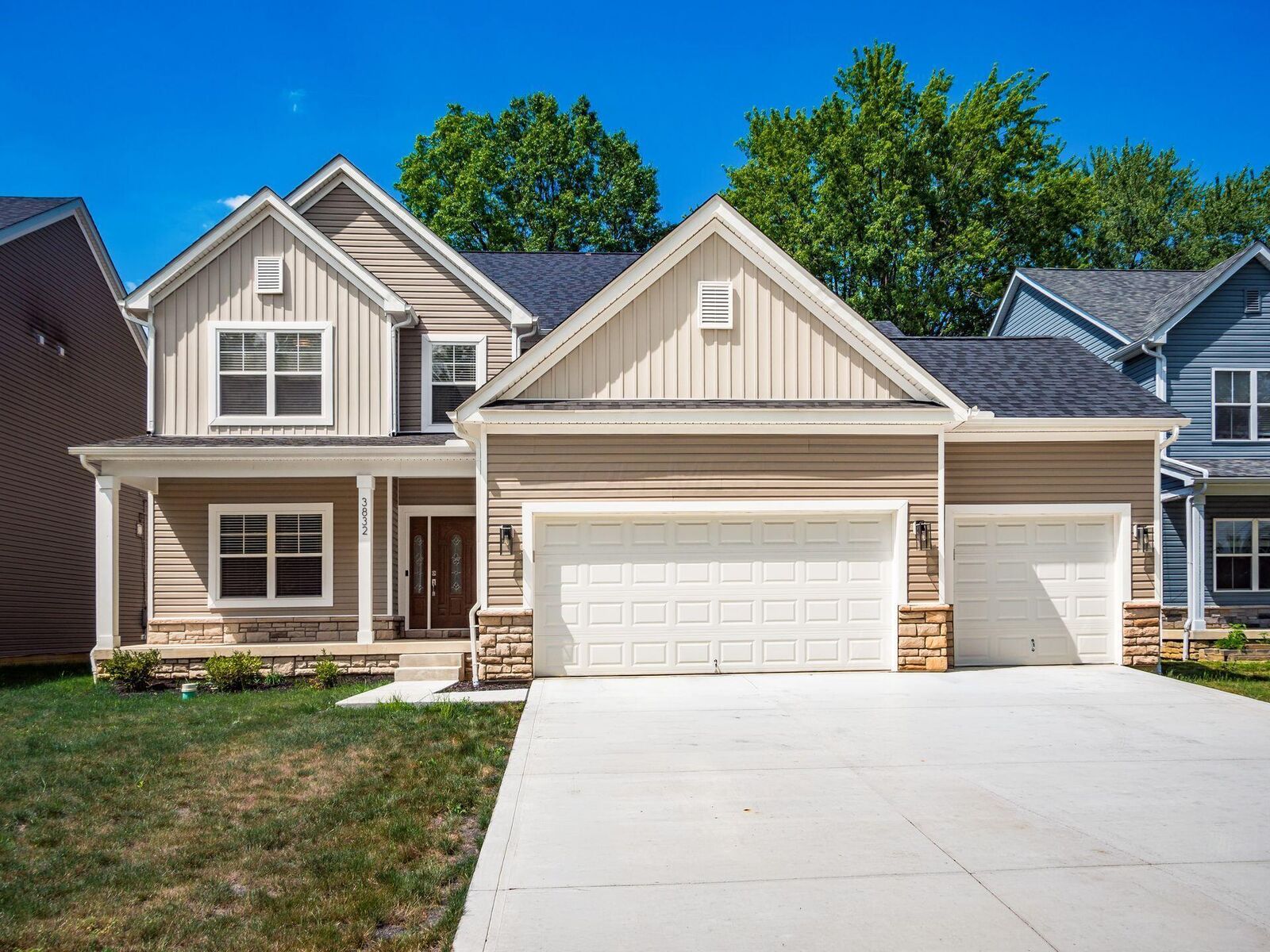 Property Photo: 3832 Emmons Avenue OH 43219