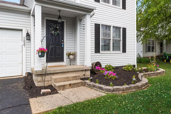 Property Photo: 1537 Mallard E Circle OH 43055