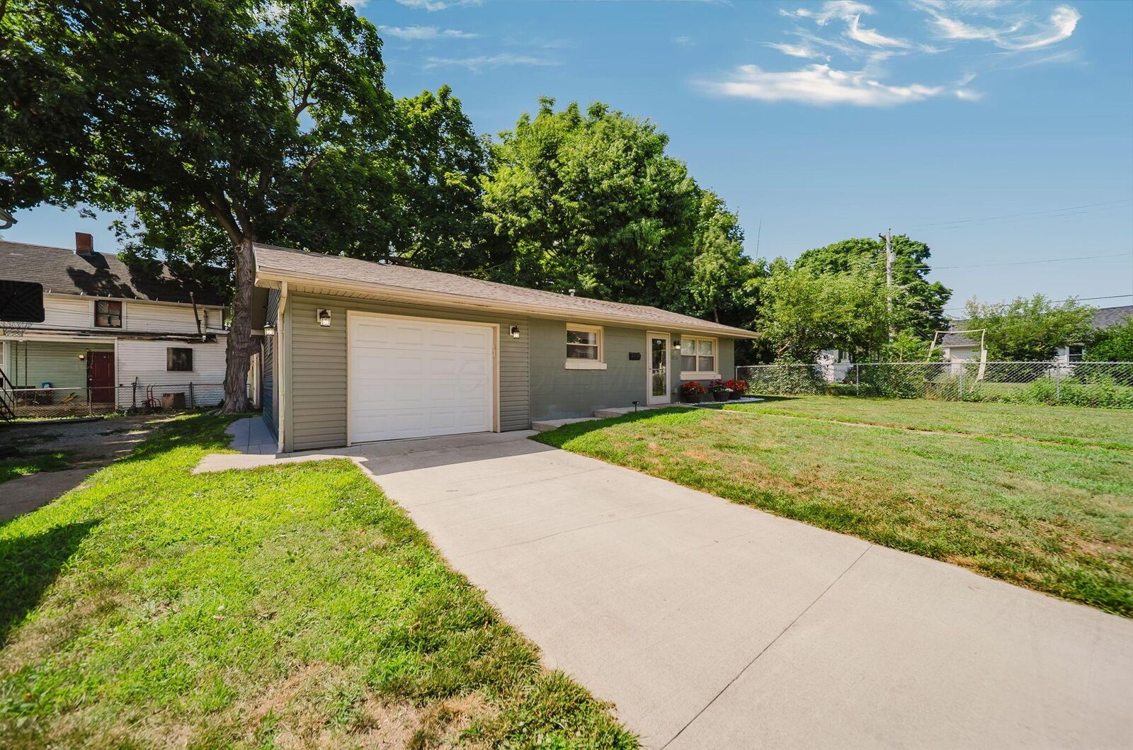 Property Photo:  1031 S Washington Street  OH 43113 