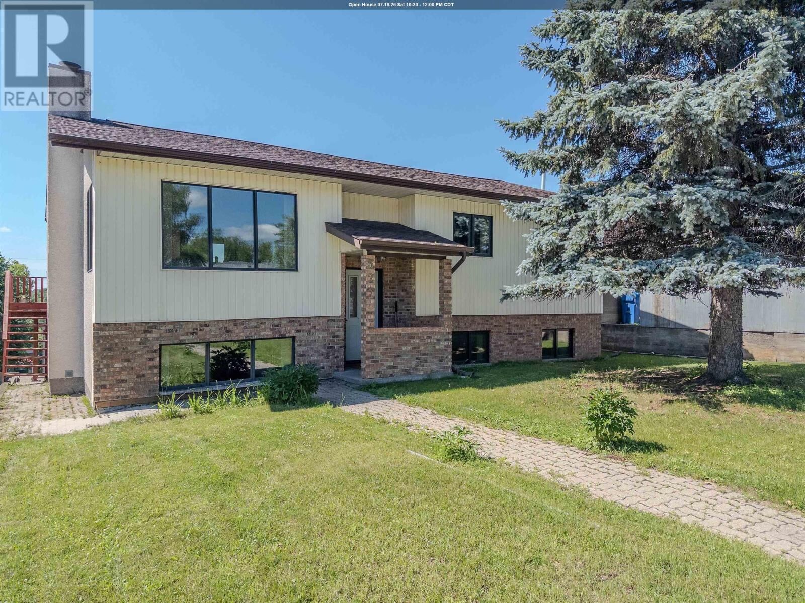Property Photo:  527 Second Street South  ON P9N 1G5 