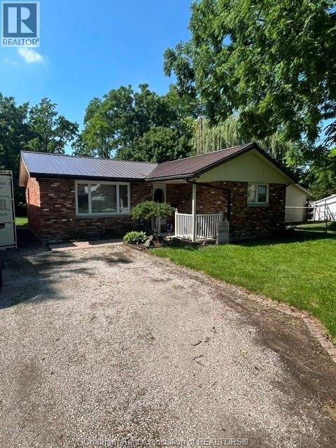 Property Photo:  188 Colborne Street  ON N7M 3M1 