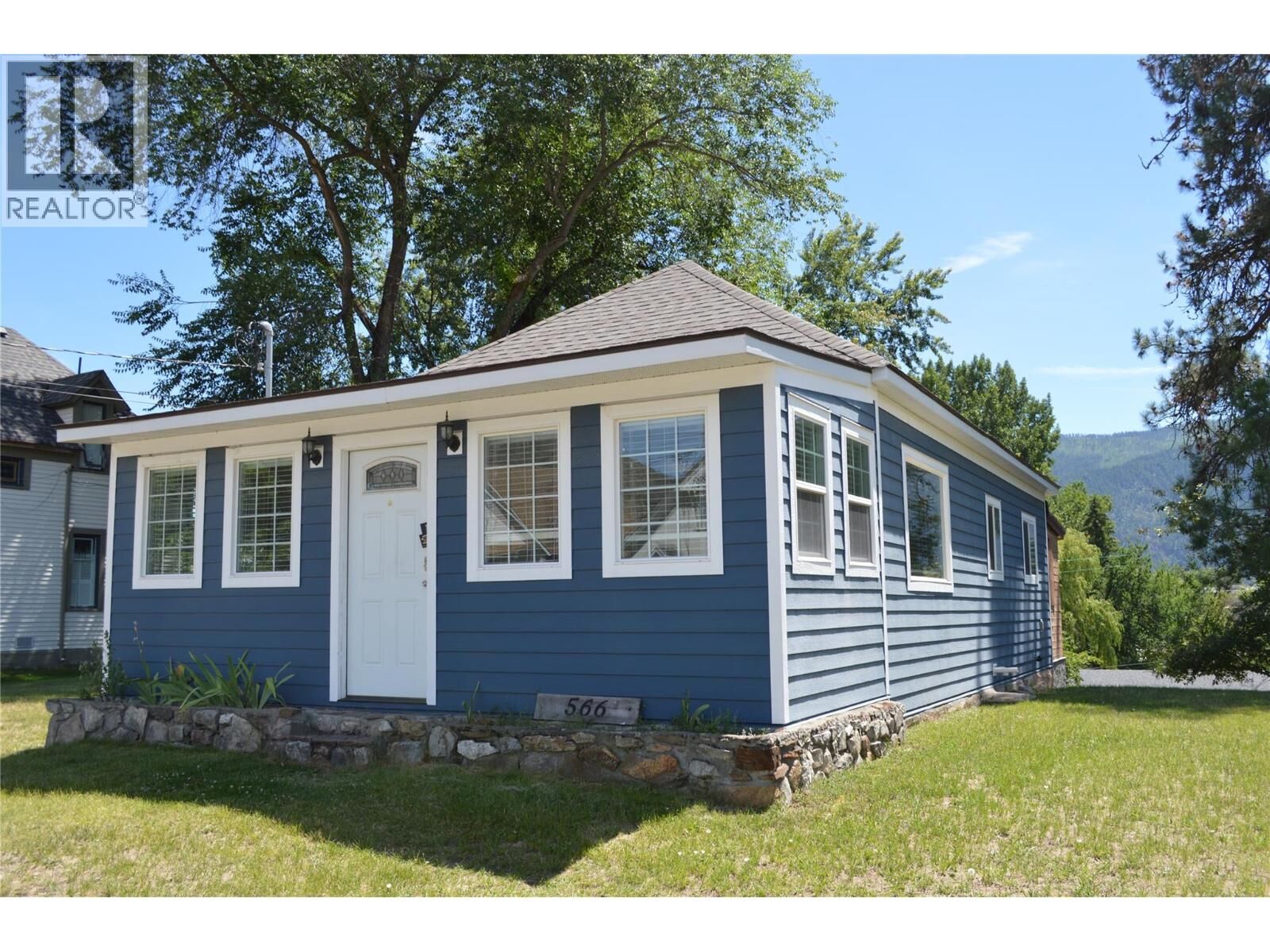 Property Photo: 566 72nd Avenue BC V0H 1H0