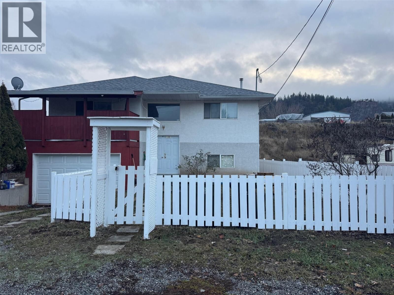 Property Photo: 1407 Fir Avenue BC V1K 1L1