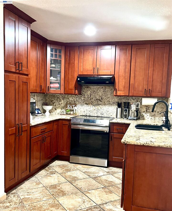 Property Photo:  191 Clipper Dr  CA 94565 