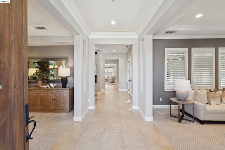 Property Photo: 2962 Picholine Ct CA 94550