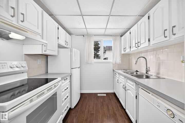 Property Photo: 11447 22 Avenue NW AB T6J 4V8