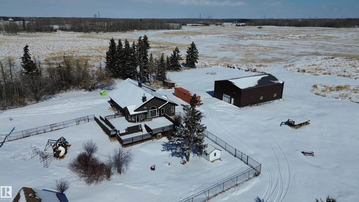 Property Photo:  52003 Rge Road 273  AB T7X 3R7 