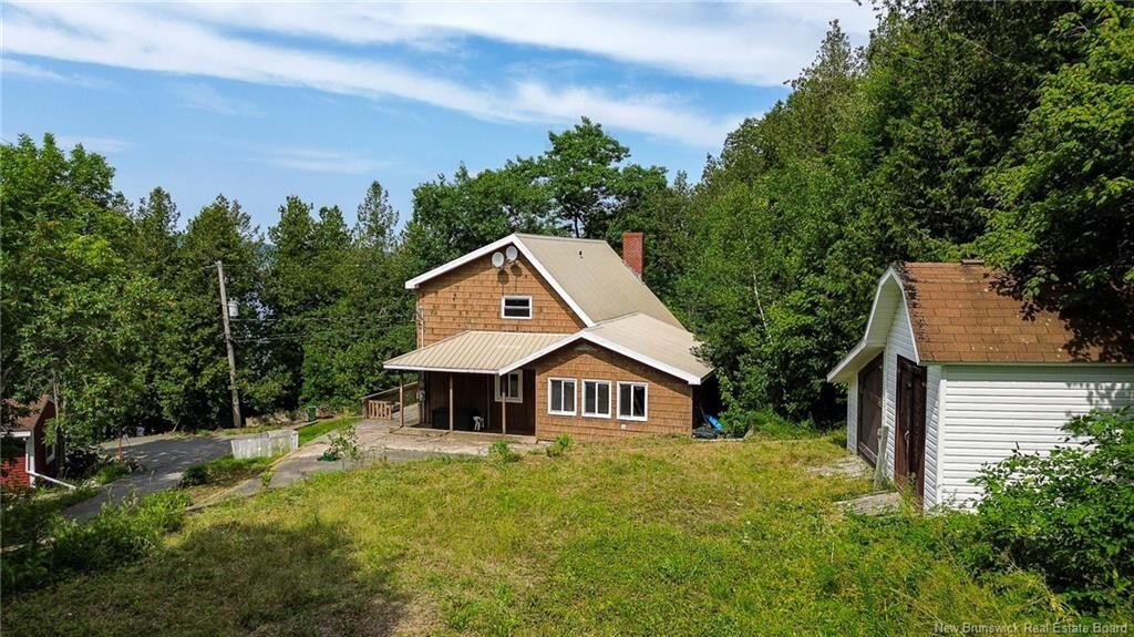 Property Photo:  38 Highview Roadway  NB E2M 6P9 