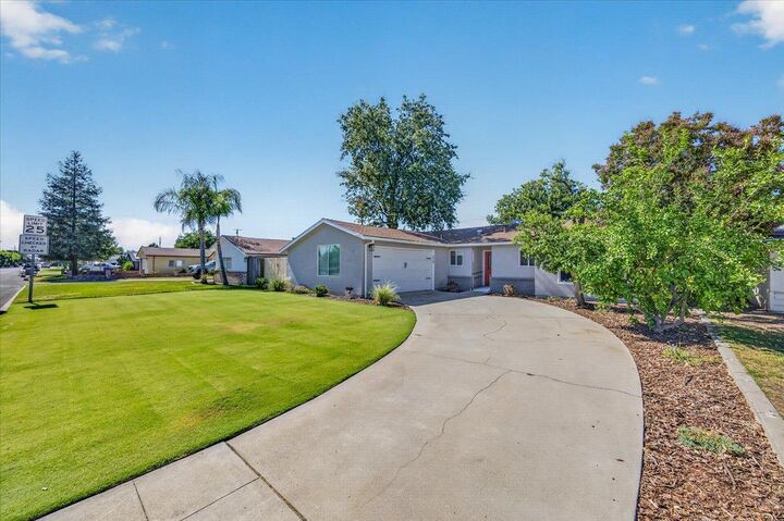 Property Photo:  519 San Jose Avenue  CA 93612 