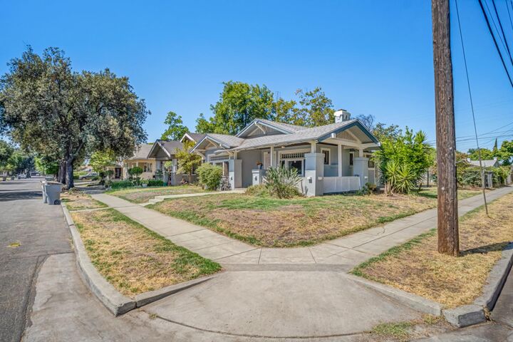 Property Photo: 1295 N Glenn Avenue CA 93728