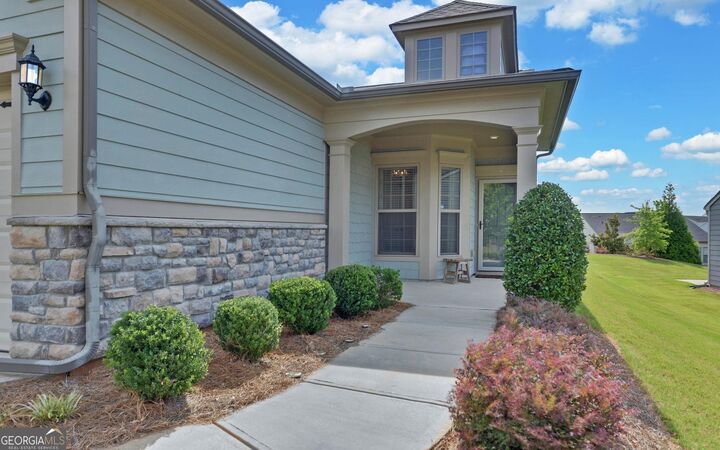 Property Photo: 5690 Maple Bluff Way GA 30548