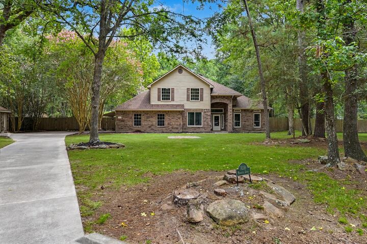Property Photo: 1018 Mesquite Drive TX 77354