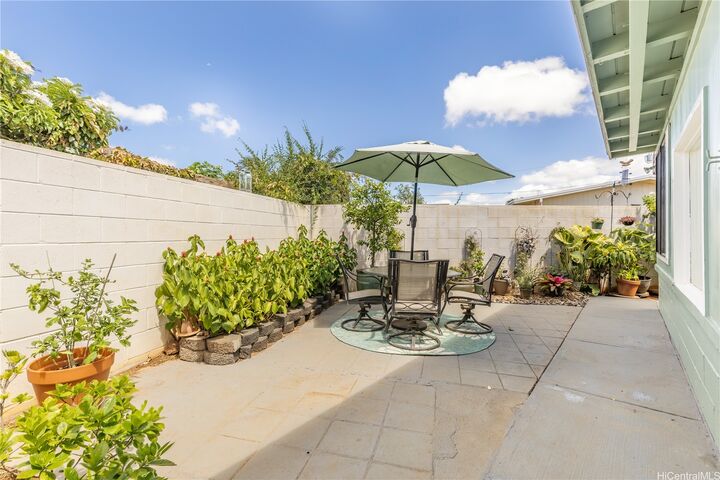 Property Photo: 91-715 Koalipehu Street HI 96706
