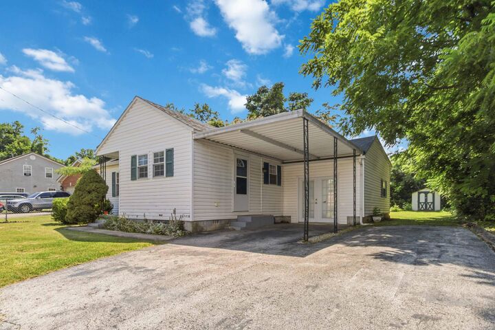 Property Photo:  104 Orchard Street  KY 40403 