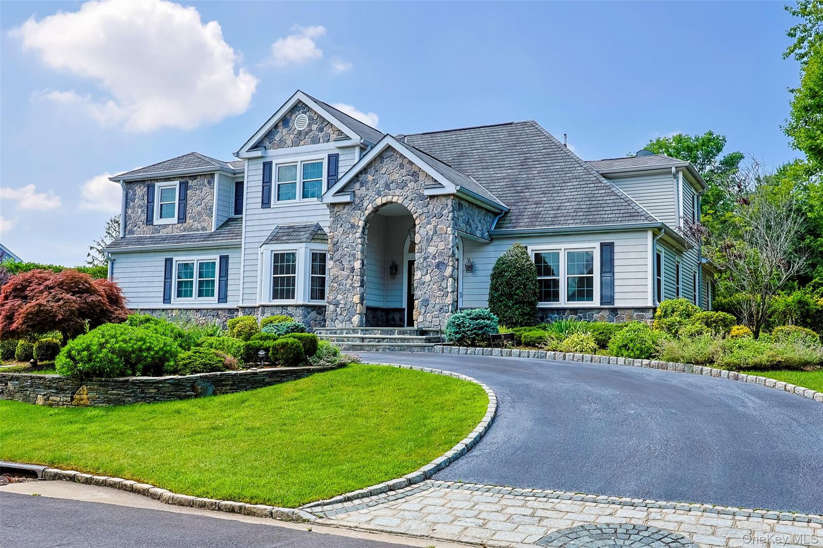 Property Photo:  8 Parkview Drive  NY 11753 