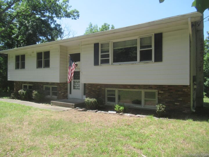 Property Photo:  17 Jack And Jill Road  NY 12570 