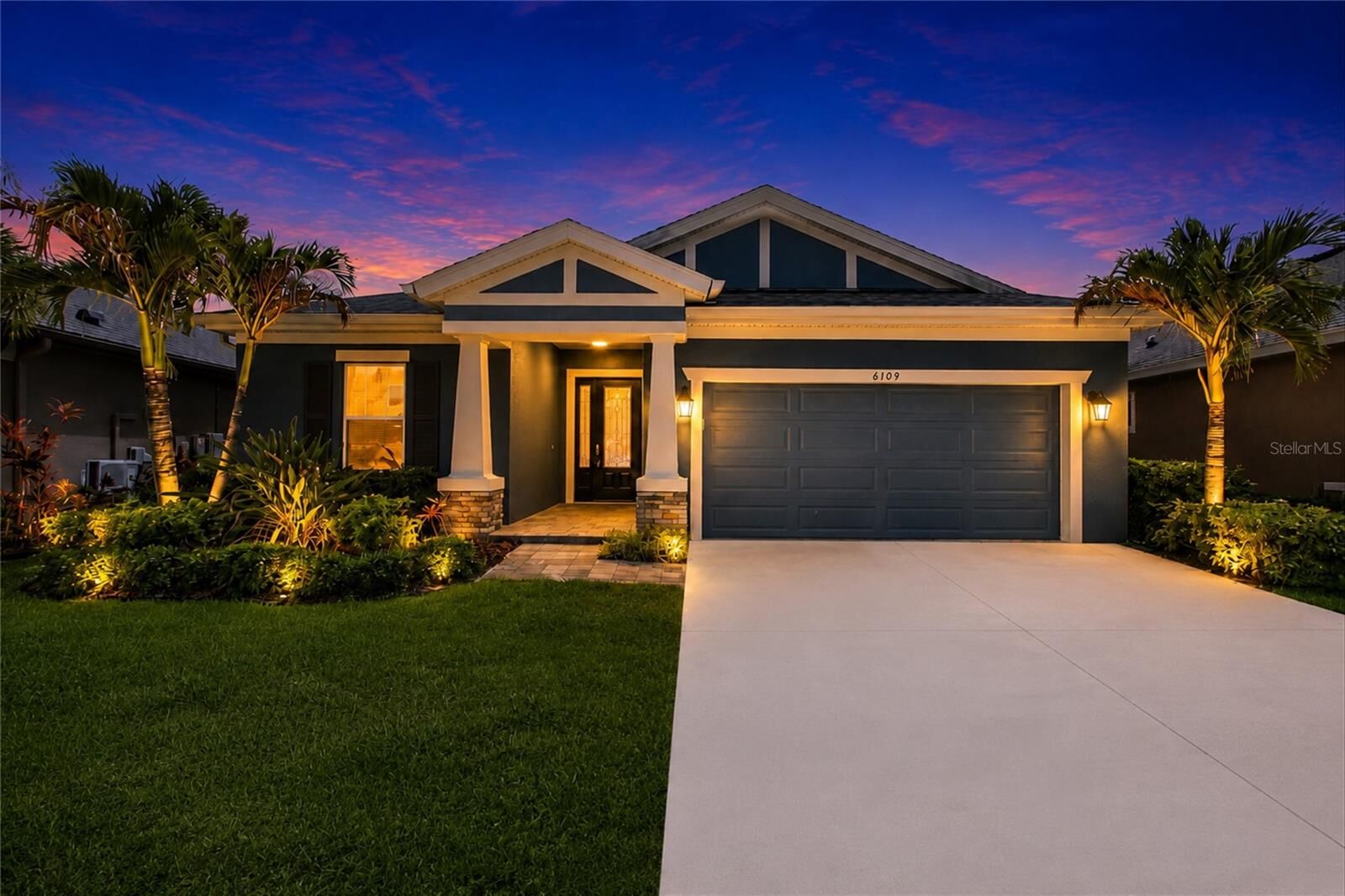 Property Photo:  6109 Colmar Place  FL 33572 