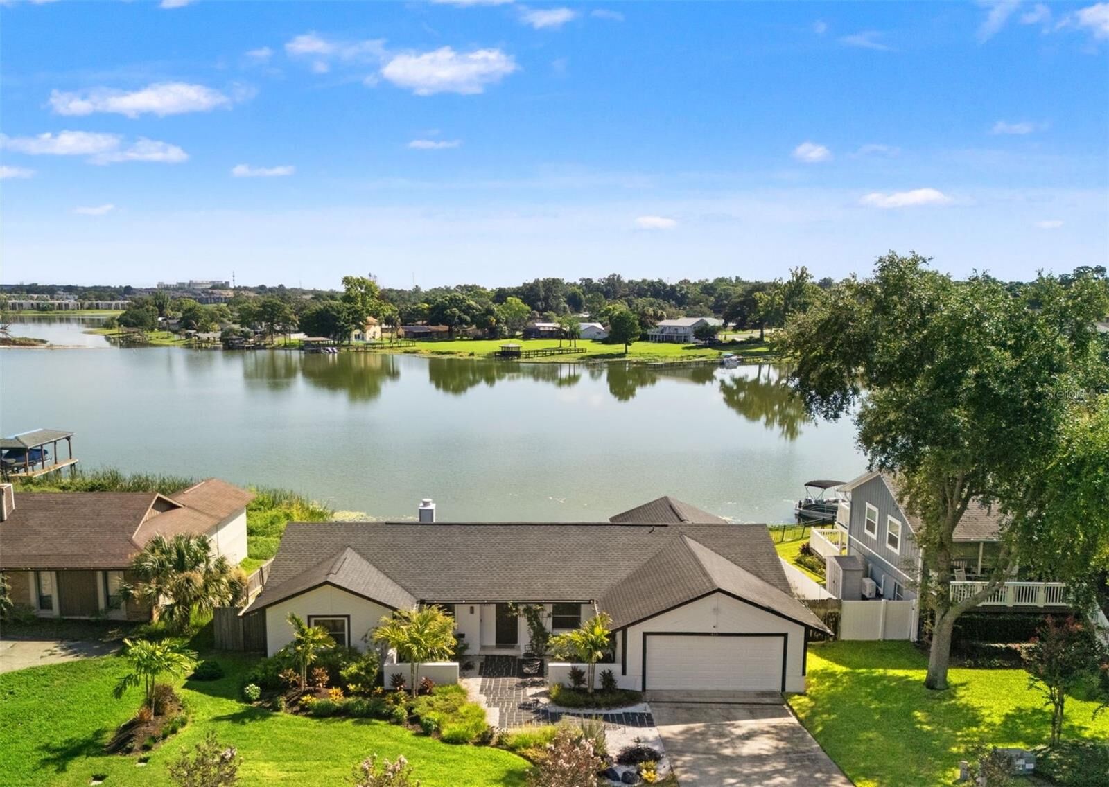 Property Photo: 415 Barclay Avenue FL 32701